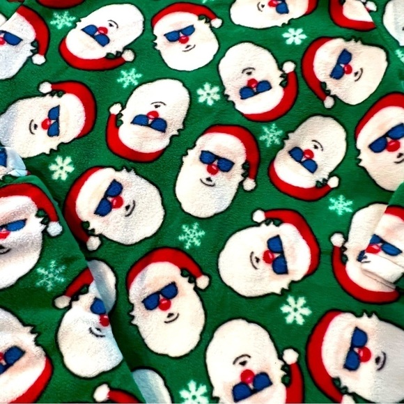 Kids green fleece santa pajama set - Picture 2 of 2